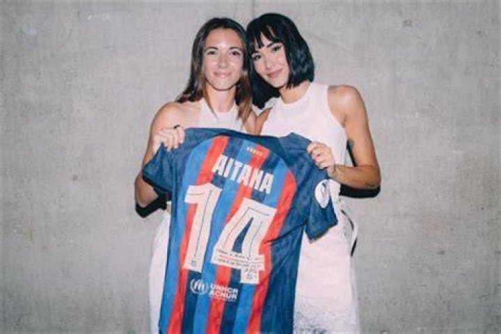 Aitana Bonmatí: Exploring the Life and Partnerships of a Football Star