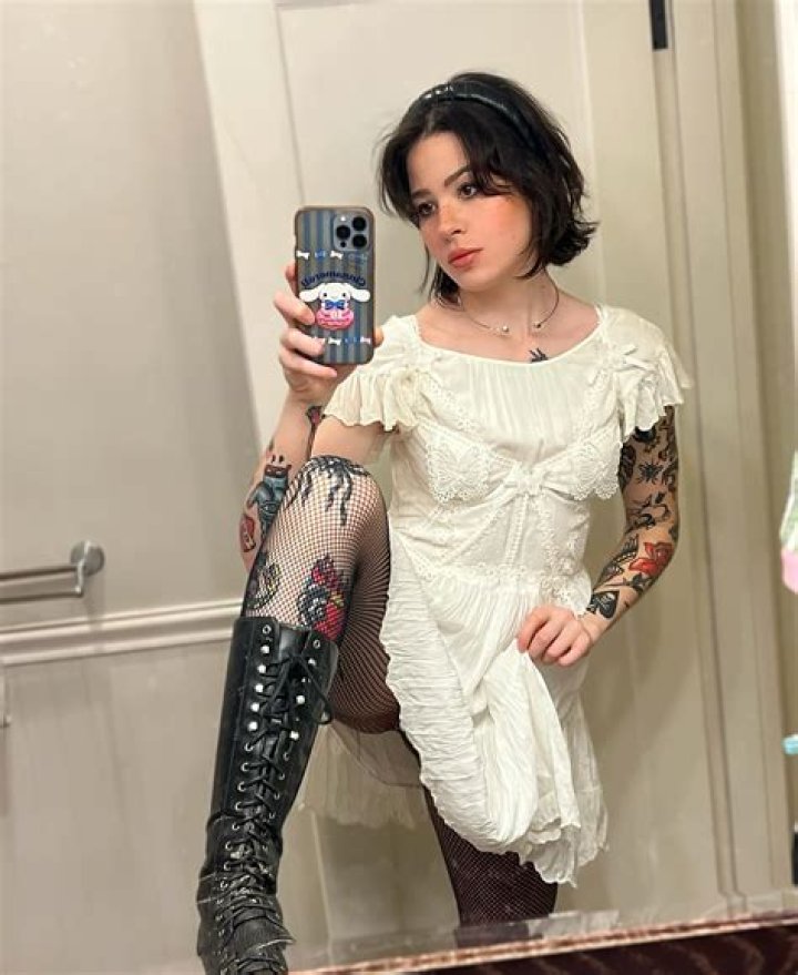 Anisa Jomha: The Rise of an OnlyFans Sensation