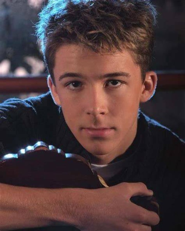 Cameron Kade Hickenbottom: The Rising Star of Entertainment