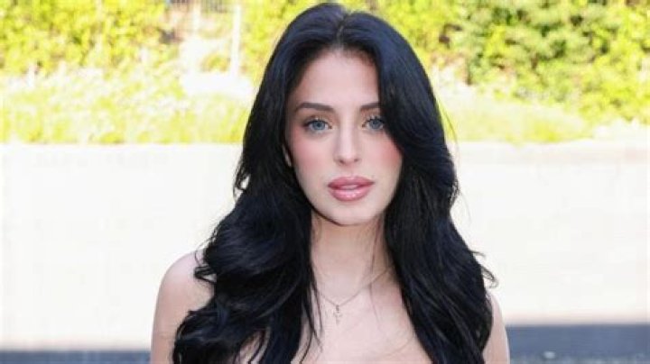 Camilla Araujo: Exploring the Fascinating World of OnlyFans Content