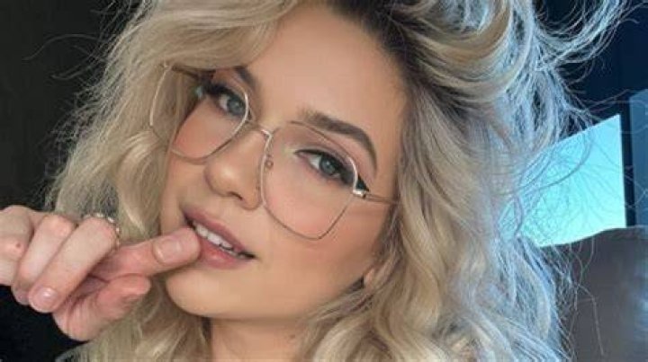 Eevie Aspen: A Rising Star in the Music Industry