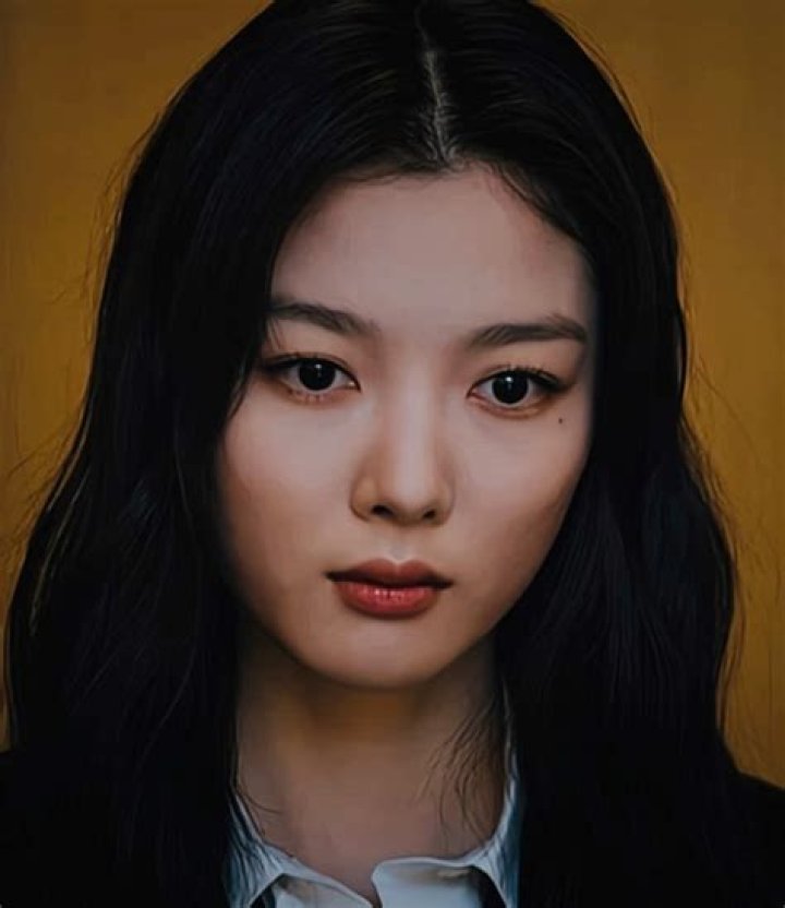 Exploring the Intrigues of Kim Yoo Jung's Relationship