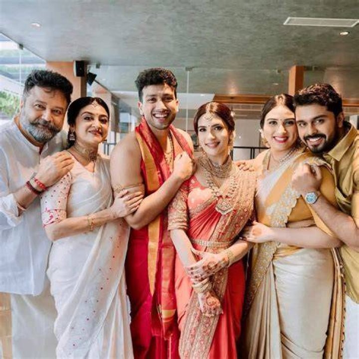 Exploring the Roots: Tarini Kalingarayar's Parents and Their Influence
