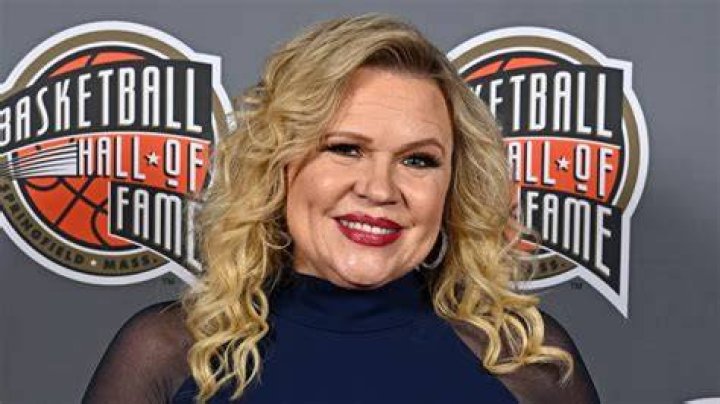 Holly Rowe: A Trailblazer in Sports Broadcasting