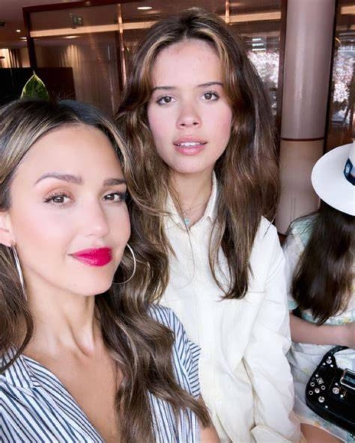 Honor Jessica Alba: A Comprehensive Look at Her Life and Career