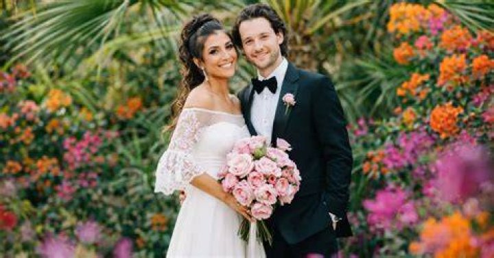 Jessica Tarlov's Enchanting Wedding Pictures: A Glimpse into Her Special Day