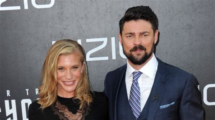 Karl Urban Girlfriend: A Deep Dive into His Love Life