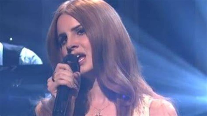 Lana Del Rey's Sensational SNL Performance