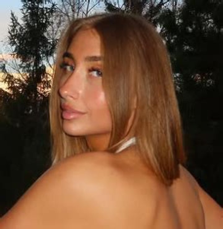 Lily Phillips: The Rise and Controversy of a Social Media Sensation