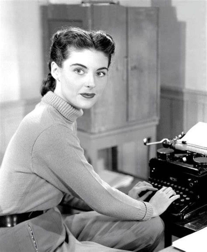 Margaret Sheridan: A Glimpse into the Life of a Timeless Actress