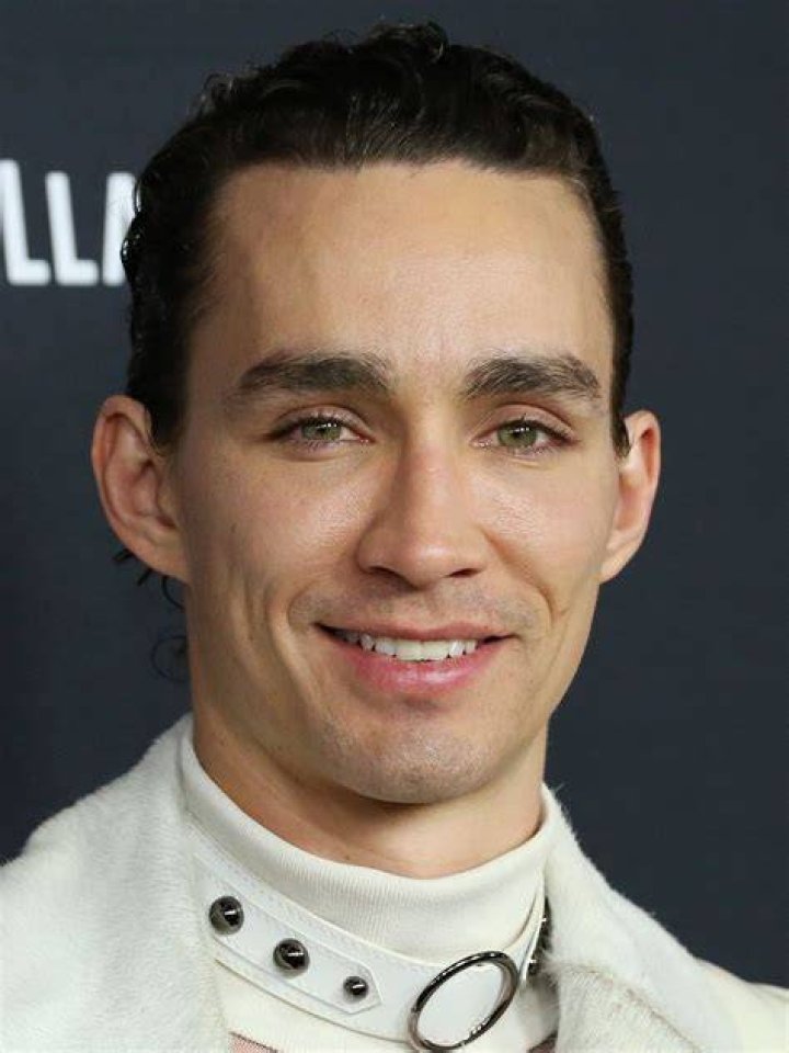 Robert Sheehan: The Versatile Actor Redefining Modern Cinema
