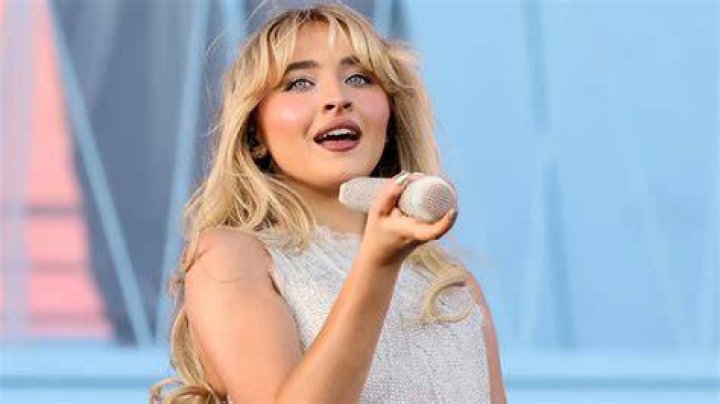 Sabrina Carpenter's Weight: A Closer Look at Her Fitness Journey