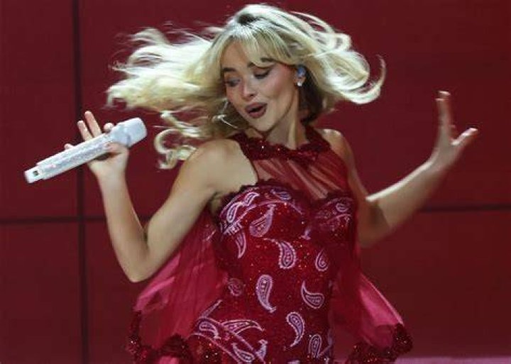 Sabrina Carpenter's Weight and Height: All You Need to Know