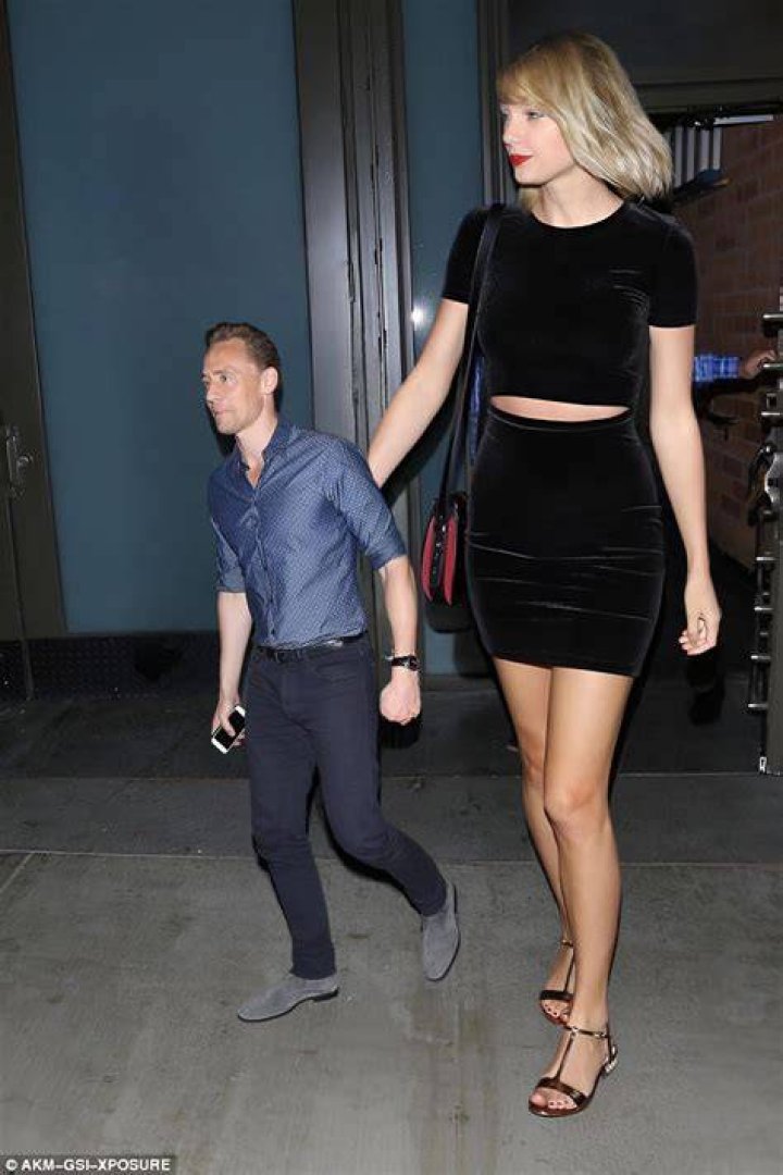 Uncover Taylor Swift's Towering Height: All the Details