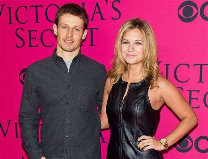 Unraveling the Life of Will Estes' Wife: A Journey into Their Relationship