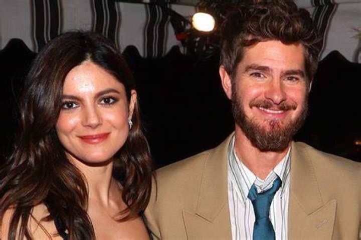 Unveiling Andrew Garfield's Girlfriend: A Journey Through Love and Fame