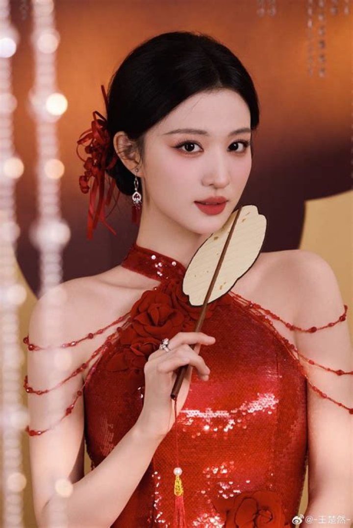 Unveiling the Charm of Wang Churan: A Rising Star in the Entertainment Industry