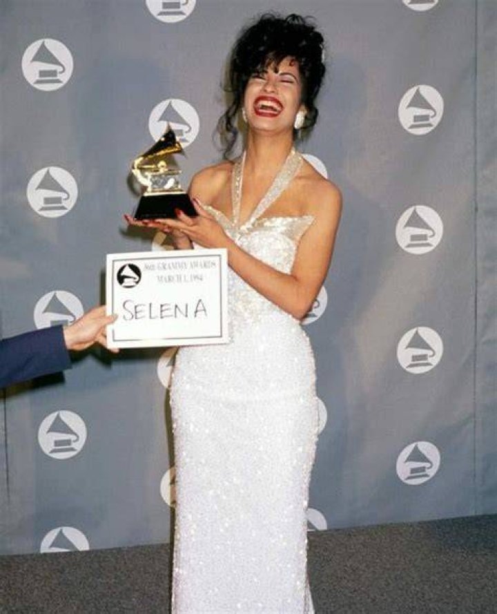 Unveiling the Triumph: The Award Selena Quintanilla Won in 1994