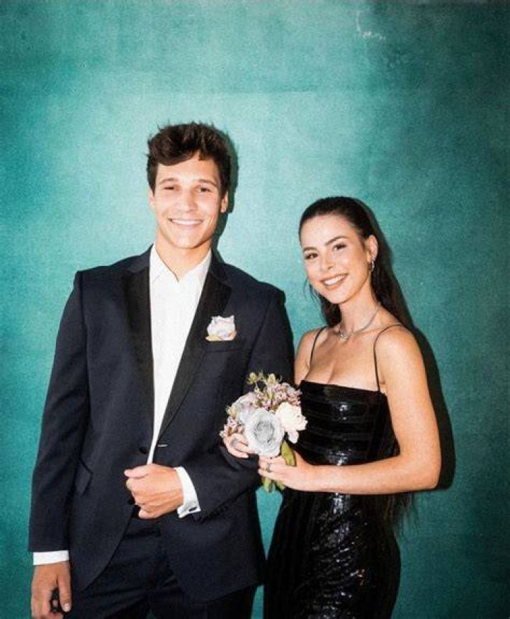 Unveiling Wincent Weiss's Wife: A Journey of Love and Harmony